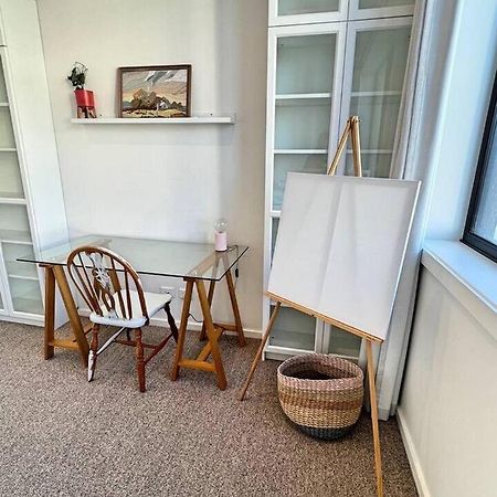 Phillip Industrial Yet Modern, 1Bd 1Bth Apt - Woden מראה חיצוני תמונה
