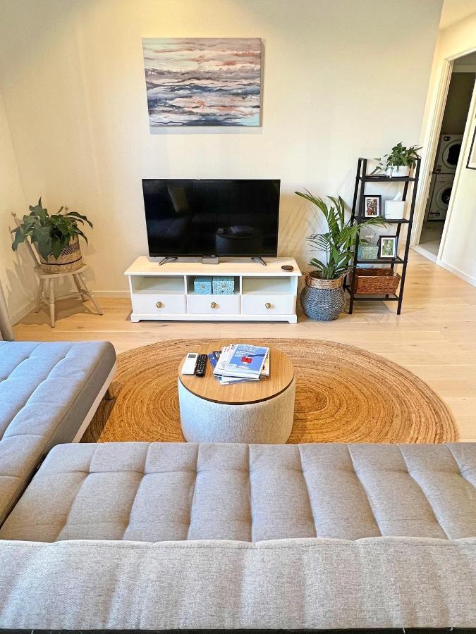 Phillip Industrial Yet Modern, 1Bd 1Bth Apt - Woden מראה חיצוני תמונה