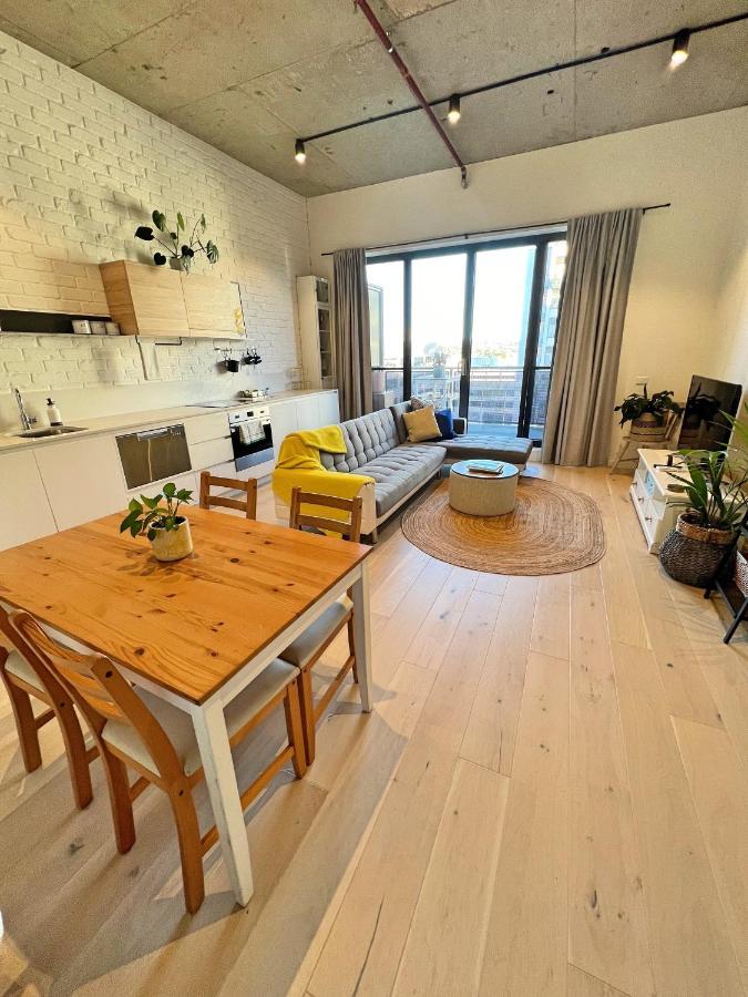 Phillip Industrial Yet Modern, 1Bd 1Bth Apt - Woden מראה חיצוני תמונה